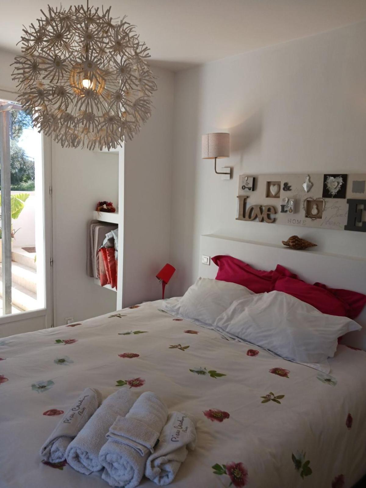 Bois Joli Bed & Breakfast Hyeres Exterior photo